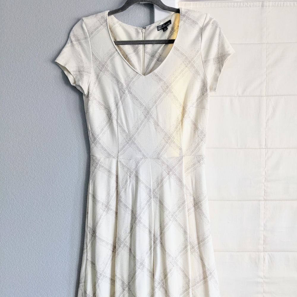 LL Bean Signature fit and flare dress Cream  6 Knee Length